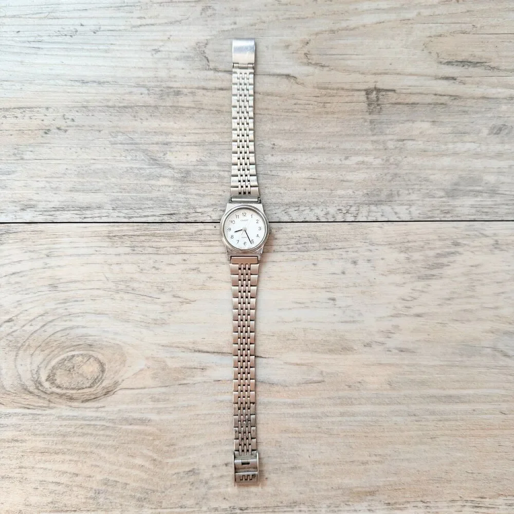 Vintage Casio Quartz Silver Tone Petite Watch Dainty Minimalist 80s 90s Japan